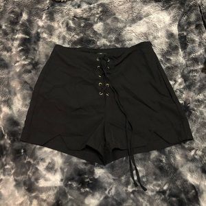 Lace up Missguided shorts